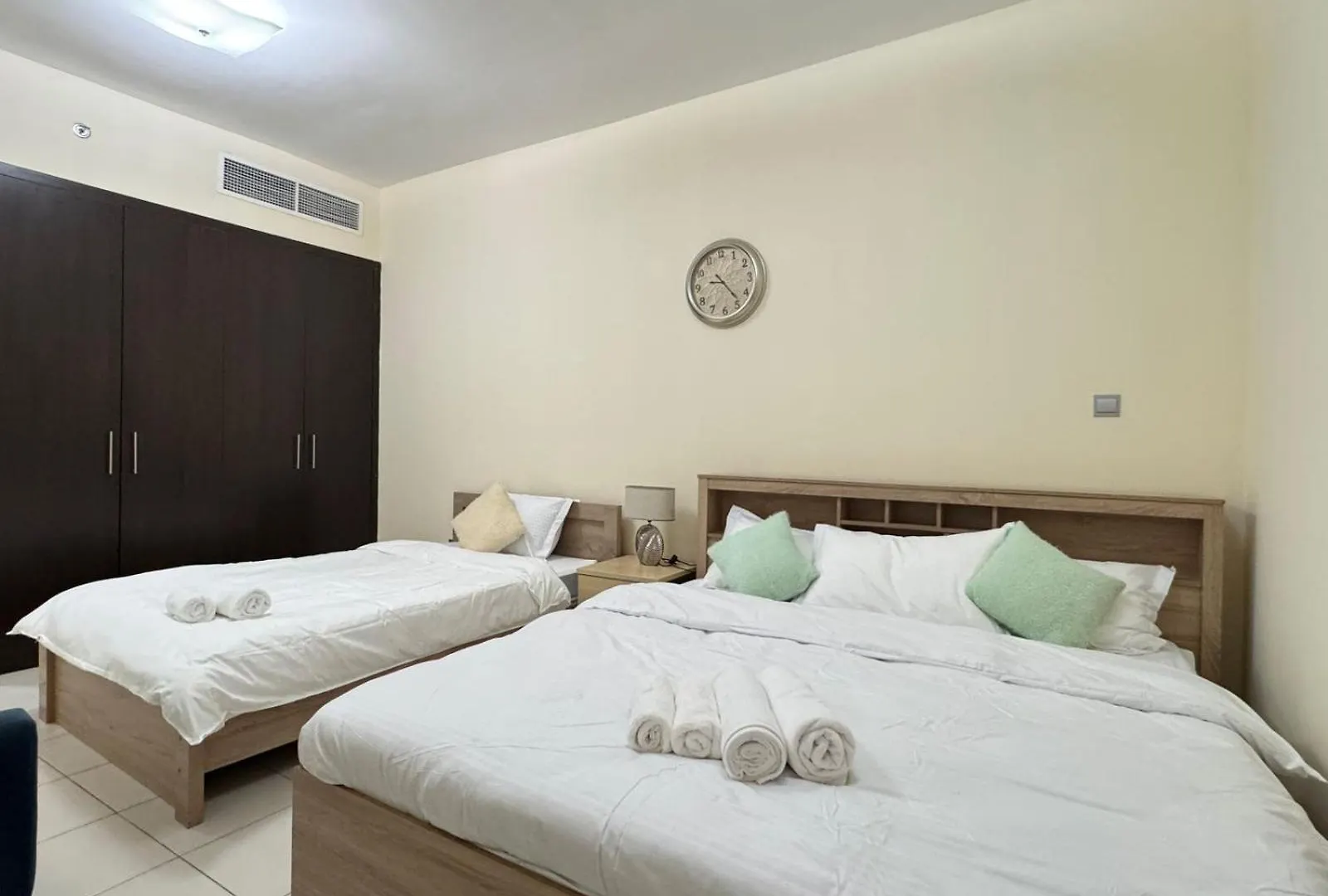Dvr 1Br Apartment In Dubai Land 0*,