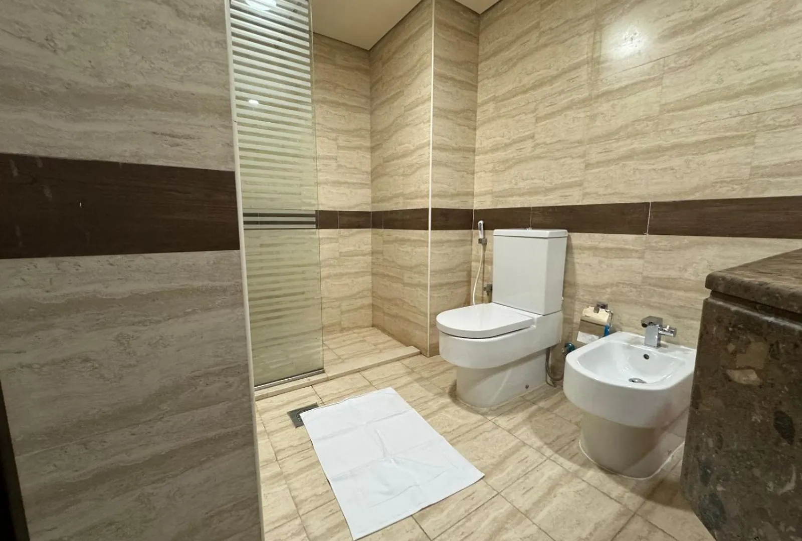 Dvr 1Br Apartment In Dubai Land United Arab Emirates