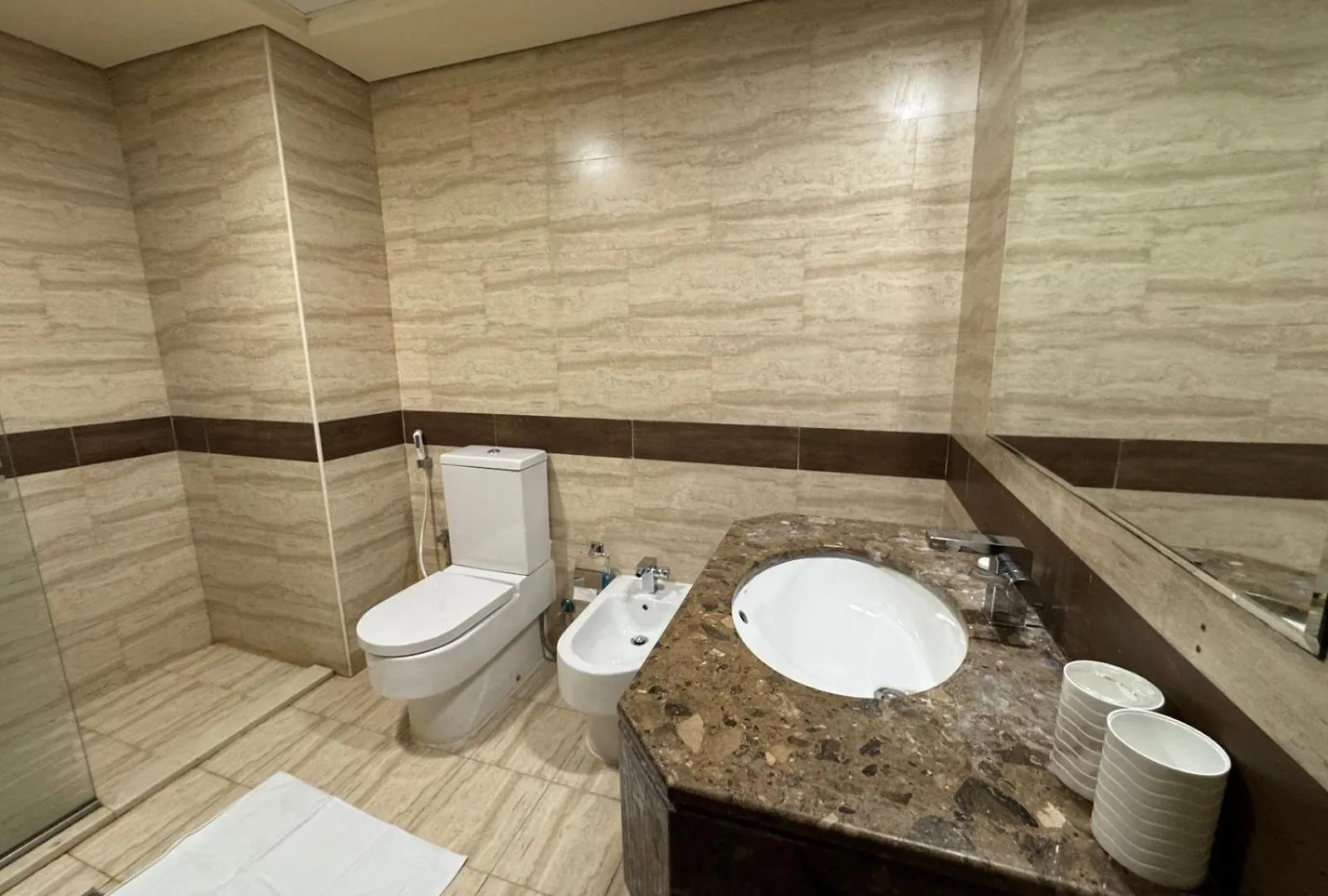 Dvr 1Br Apartment In Dubai Land