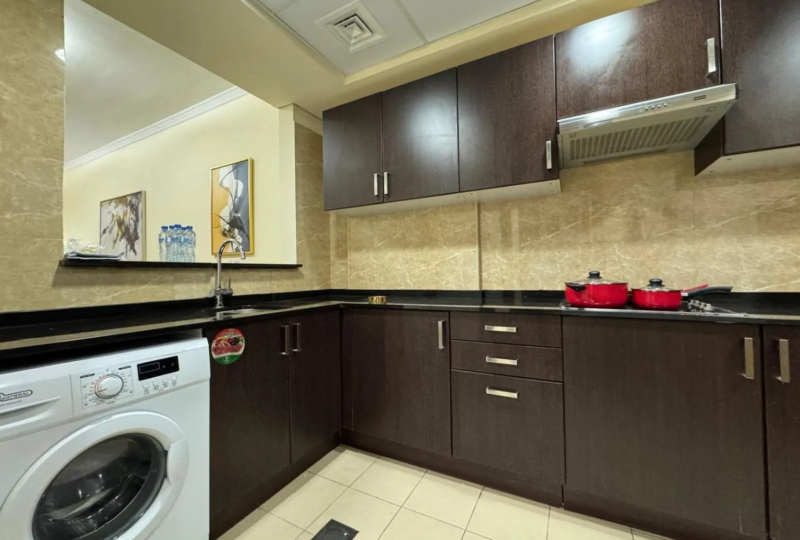 Dvr 1Br Apartment In Dubai Land